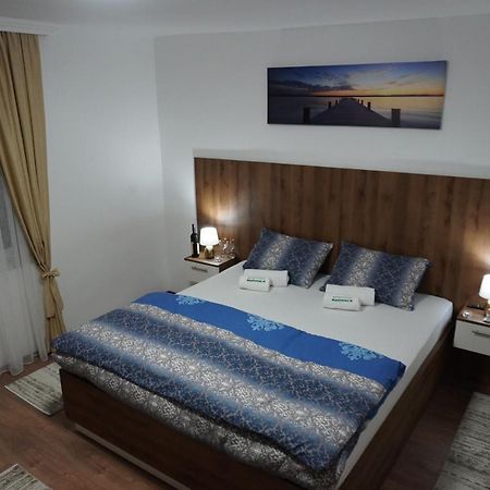 Apartments Manitovac M Nikšić Exteriör bild