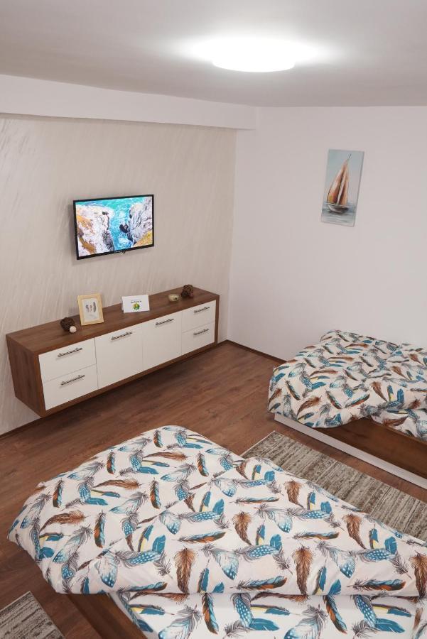 Apartments Manitovac M Nikšić Exteriör bild