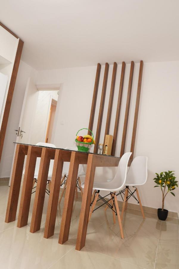 Apartments Manitovac M Nikšić Exteriör bild