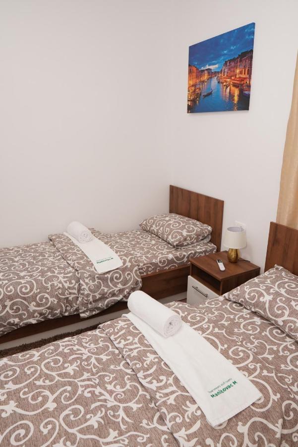 Apartments Manitovac M Nikšić Exteriör bild