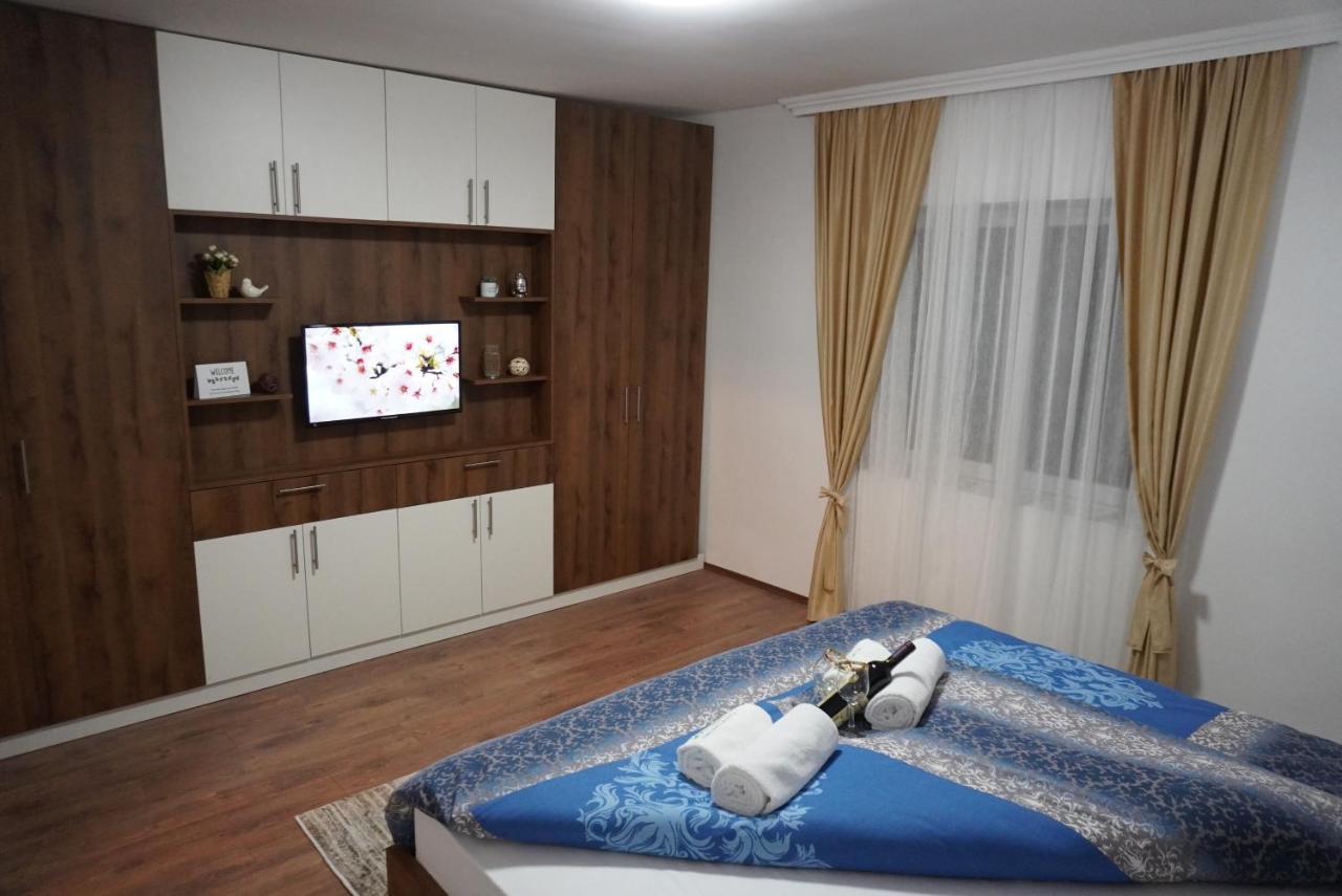 Apartments Manitovac M Nikšić Exteriör bild